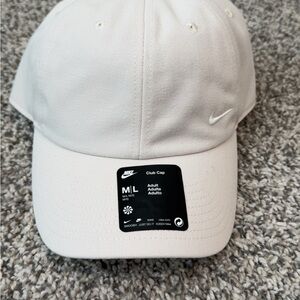 Nike Unisex Low-Profile Cap - Off-White